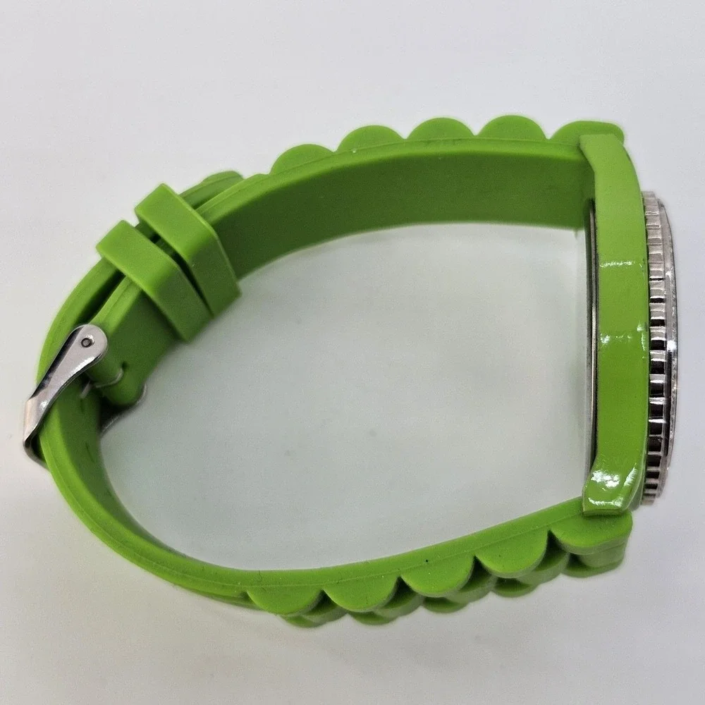 Women's Watch 38MM White‎ Dial Cross on Dial Religious Green Bands New Battery